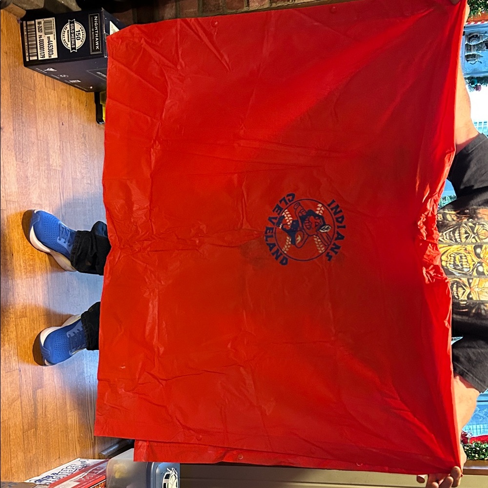 Cleveland Indians plastic poncho - Picture 8 of 9